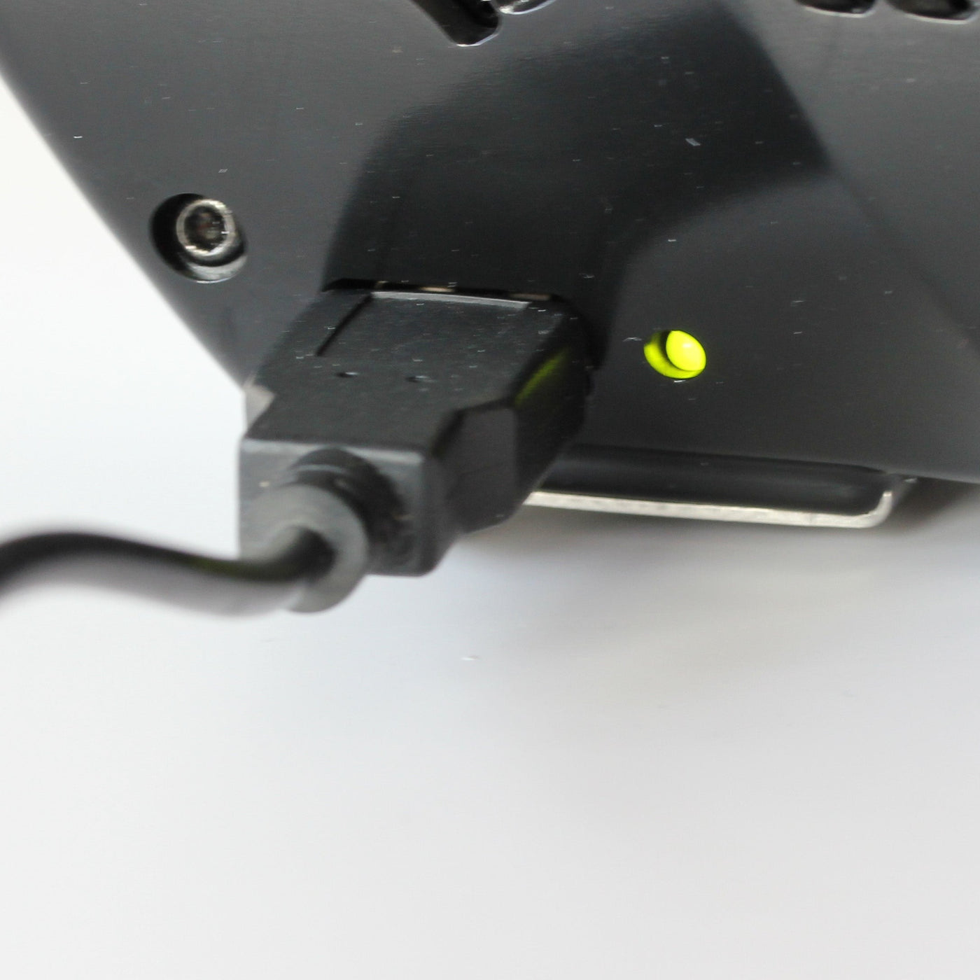 Picture of the Airlighter 520 charging light indicator.
