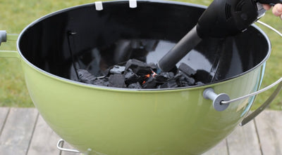 Airlighter 520 lighting a kettle grill